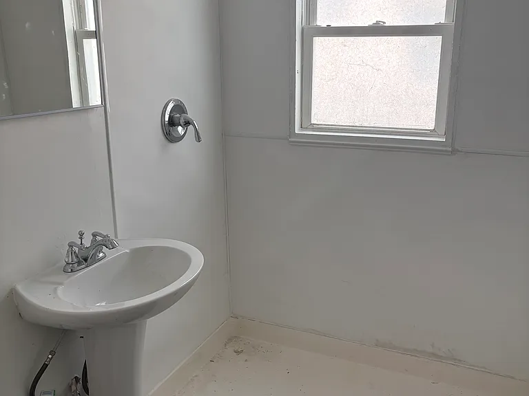 618 W Fairview Ave — Photo 6
