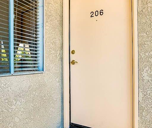 5th image of 156 S Oak Knoll Ave APT 206