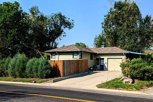 225 N Overland Trl Photo 1