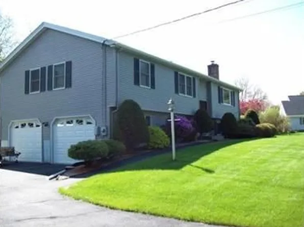 8 Crest St, Wilbraham, MA 01095