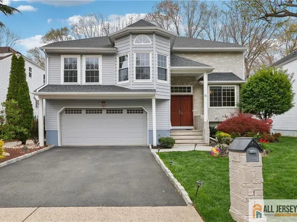 15 Pemberton Dr, Matawan, NJ 07747