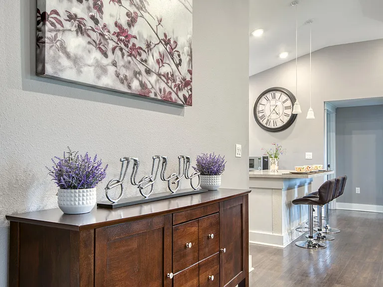 1168 Westview Dr — Photo 3