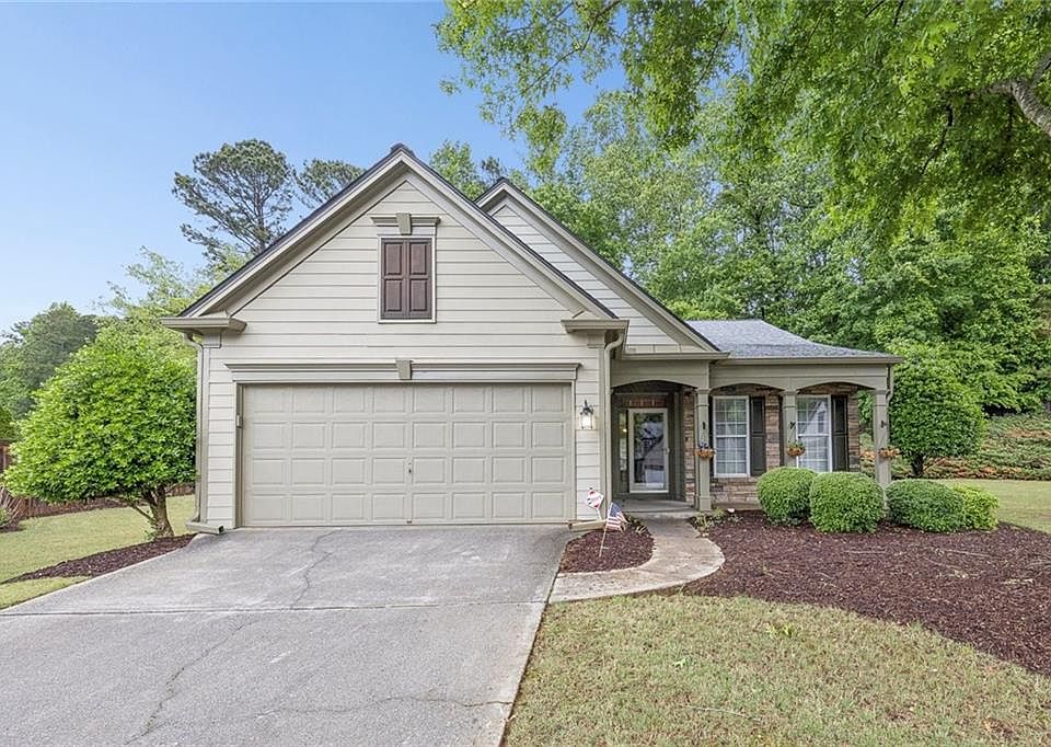 1st image of 203 Bourke Ct