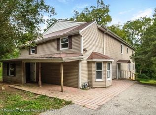 28 Reids Hill Rd, Morganville, NJ 07751
