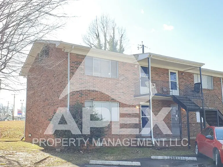 Springdale Apartments — Photo 17