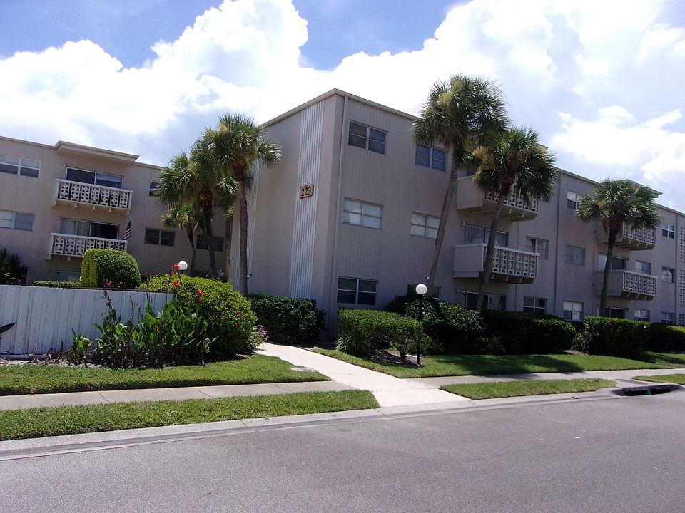 1st image of 223 Columbia Dr APT 101