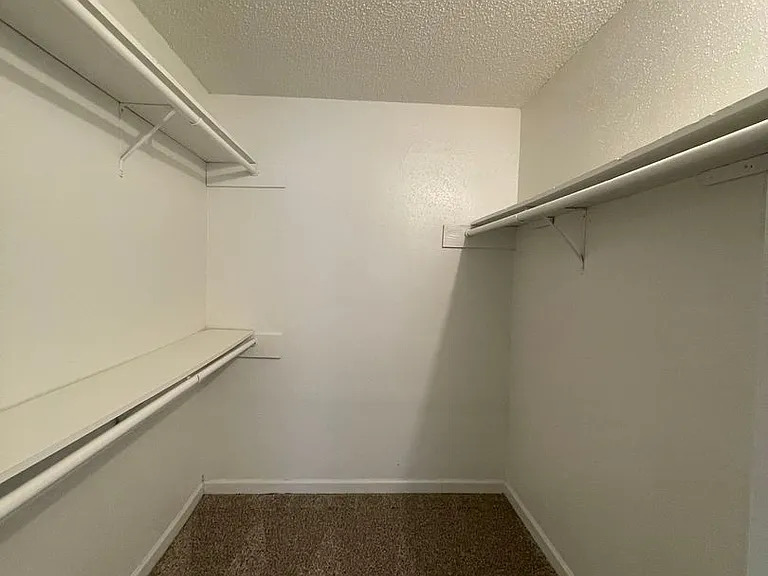 Ashley Crest — Photo 43