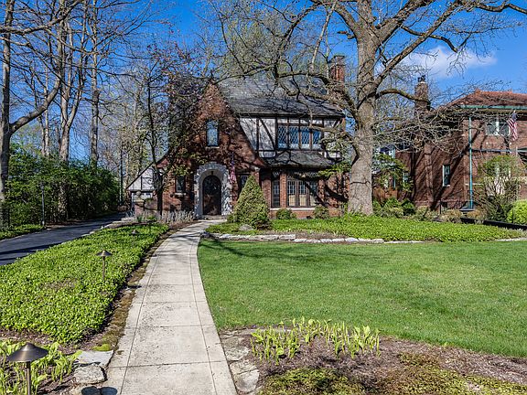 3rd image of 5720 Carrollton Ave