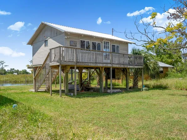 314 205th St, Suwannee, FL 32692