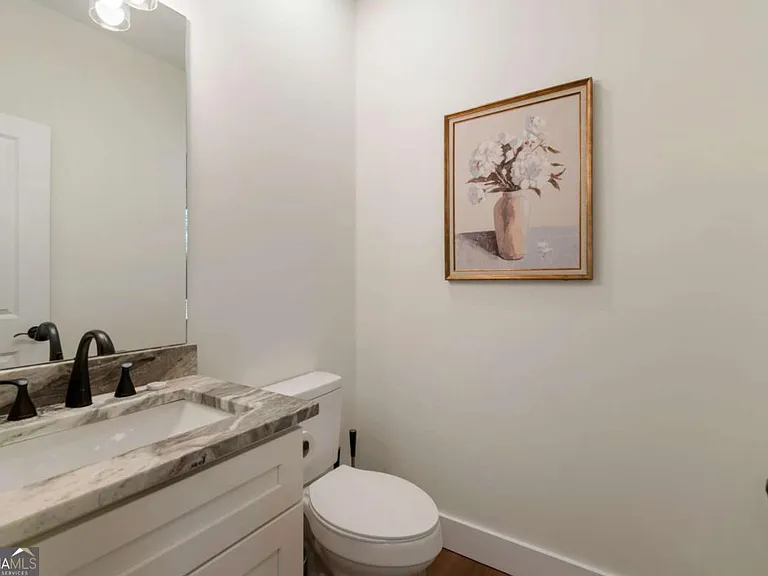 629 Butterworth Rd — Photo 10