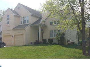2 Ridge View Ct, Sicklerville, NJ 08081