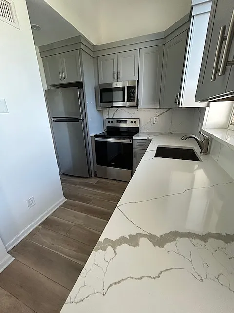 Building Photo - 800 Bloomfield Ave #201