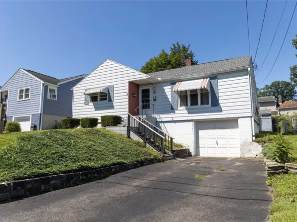 319 Pierce Ave, Endicott, NY 13760