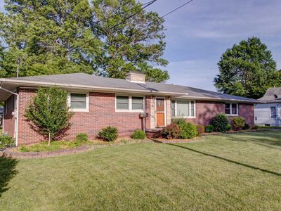 630 N Hibbard St, Staunton, IL, 62088