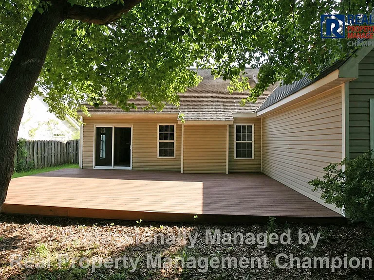 1734 Heatherstone Ln — Photo 26