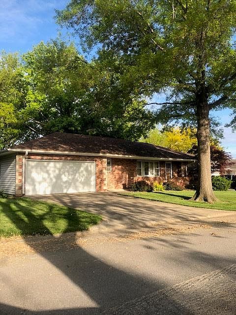 1st image of 117 Crescent Dr