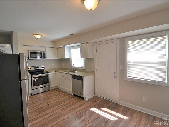 5th image of 1512 Seigle Ave #1