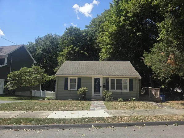 19 Penny Ln, Stoneham, MA 02180