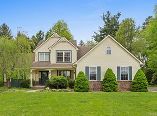3079 Island Hills Dr, Dexter, MI 48130