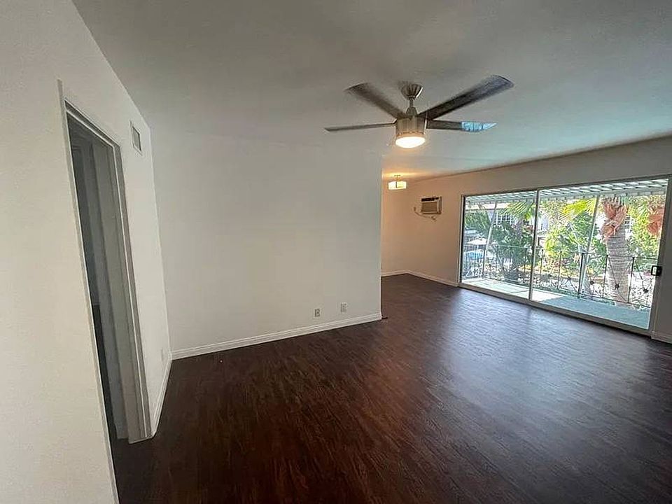 1st image of 1560 N Laurel Ave APT 106