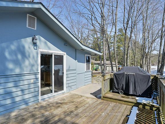 3rd image of 525 Hiawatha Rd