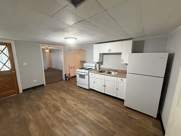 222 Honey Pot St — Photo 3