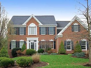 5812 Longview Cir, Bridgeville, PA
