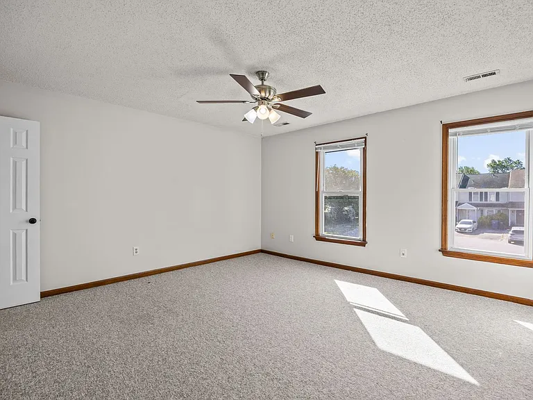 807 Foxmoore Ct — Photo 14