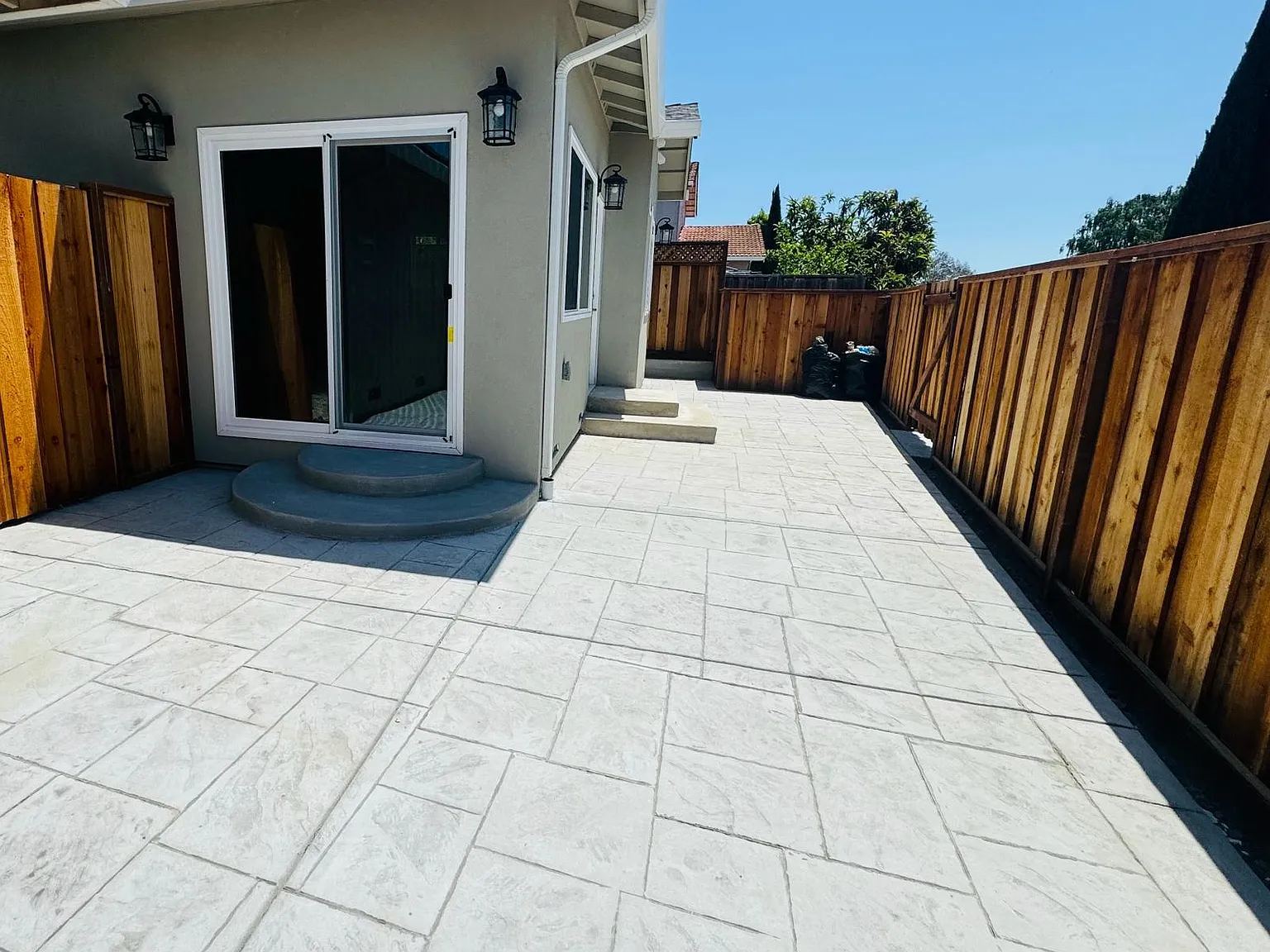 1908 Commodore Dr — Photo 3