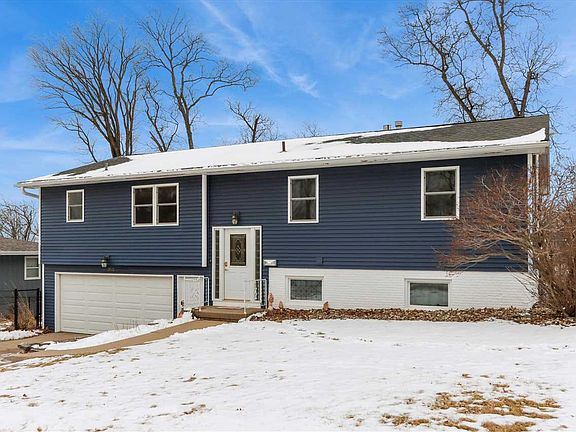 2nd image of 3125 Shasta Ct NE