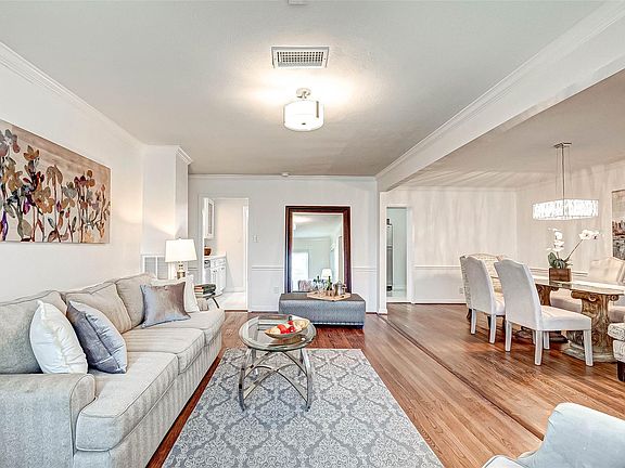 5th image of 7415 Jalna St