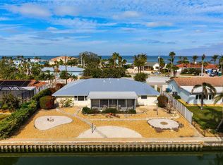 606 Gladstone Ln, Holmes Beach, FL 34217