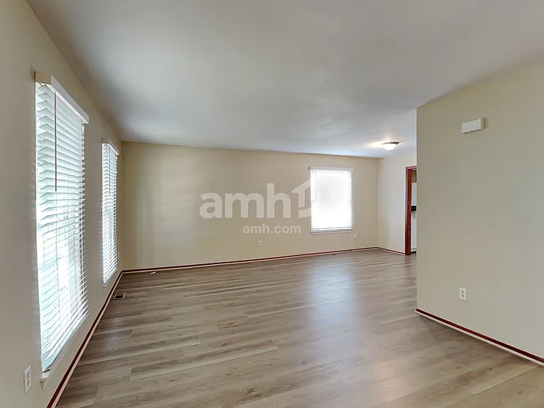 21216 W Chastworth Ln — Photo 7