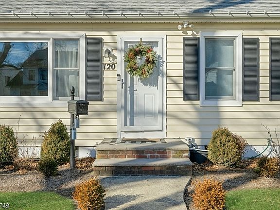 4th image of 120 Meadowbrook Rd