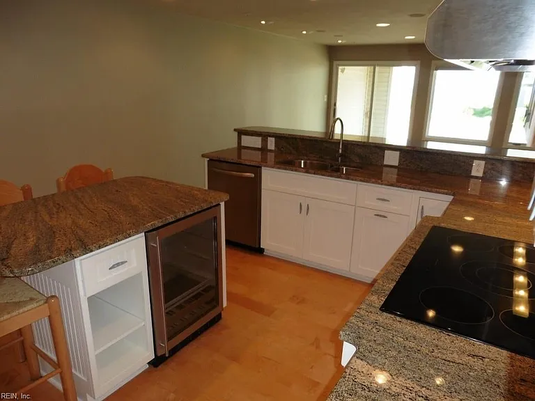 2368 Bays Edge Ave — Photo 8