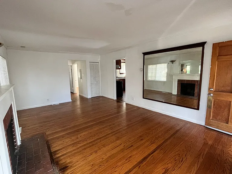 20900 Birch St — Photo 8