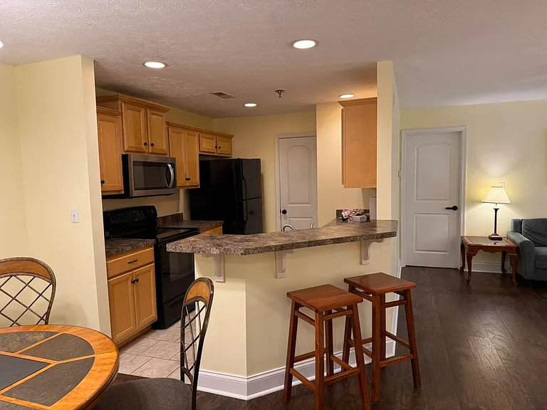 103 Capital St #101 — Photo 14