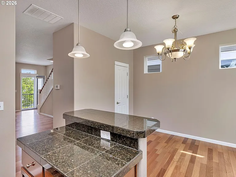 830 NW Council Dr — Photo 7