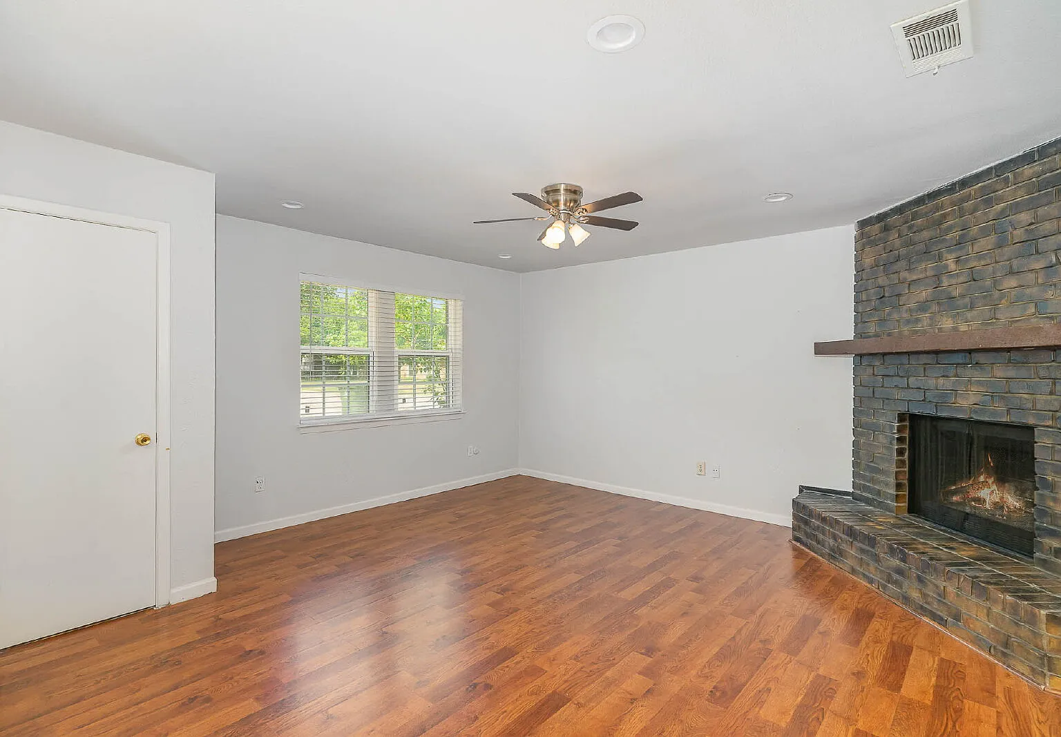 2 bed, 1.5 bath, 1013 sqft, $1,575 — Photo 4