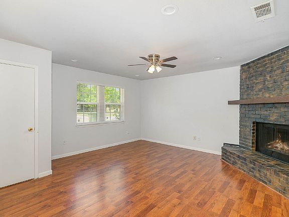 4th image of 502 W Cedar St