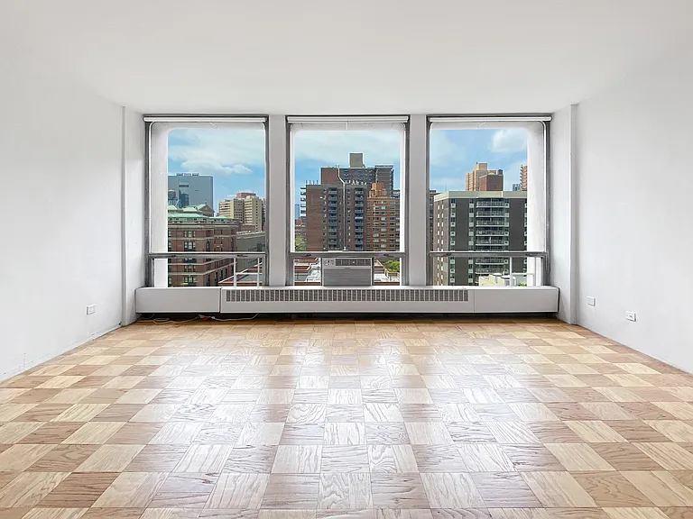343 E 30th St #10K — Photo 2