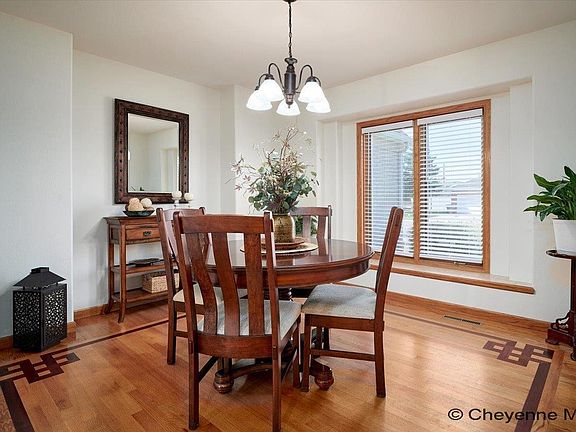 5th image of 821 Brittany Dr