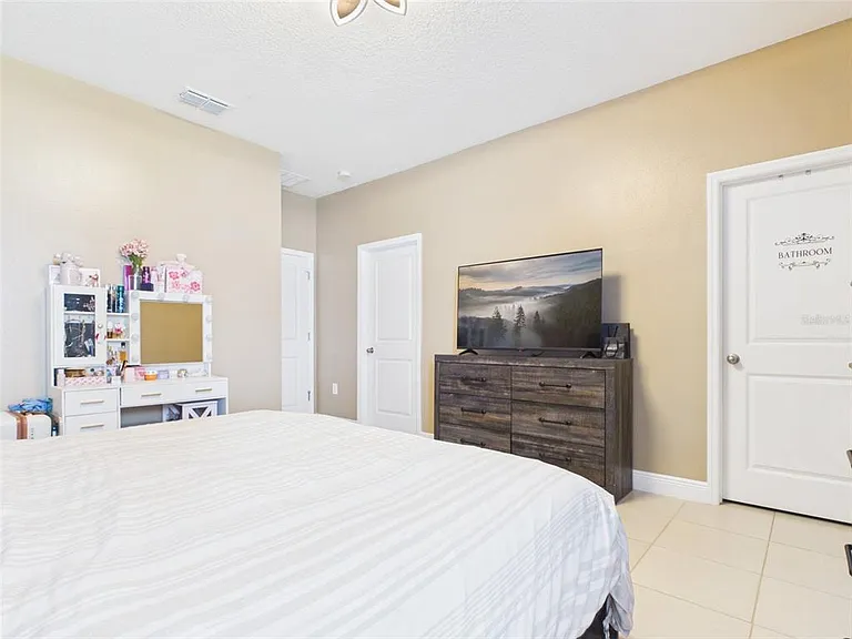 14942 SW 24th Cir — Photo 11