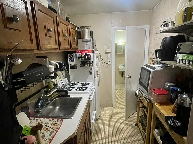 211 Beacon St #3F — Photo 5