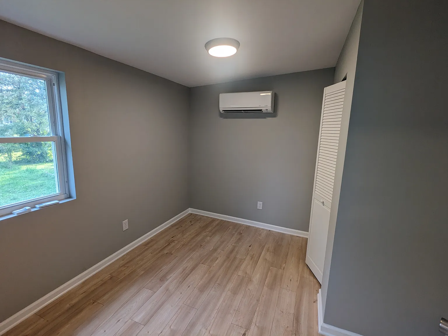 2315 Main St - 2 — Photo 3