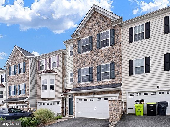 3rd image of 629 Jacobsen Cir #157