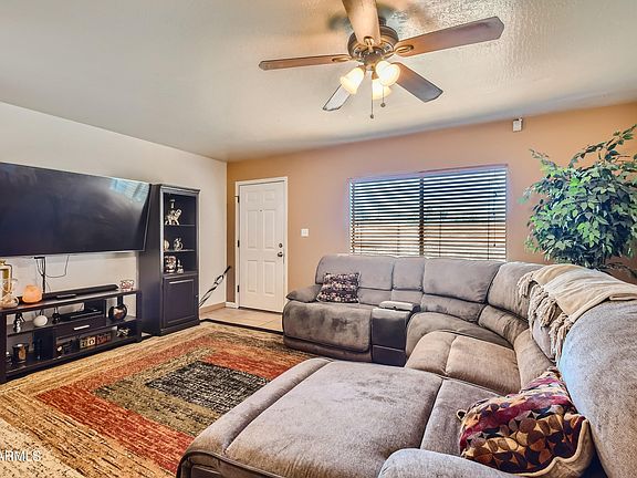 3rd image of 2550 E CORONA Avenue