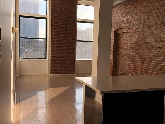 2nd image of 726 Market St #Bz6pys1e1