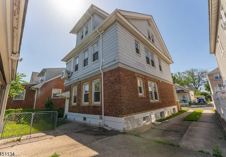 353 Princeton Ave — Photo 6