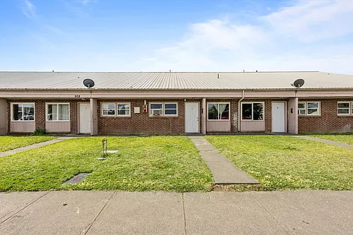 908 W Ruby St Photo 1
